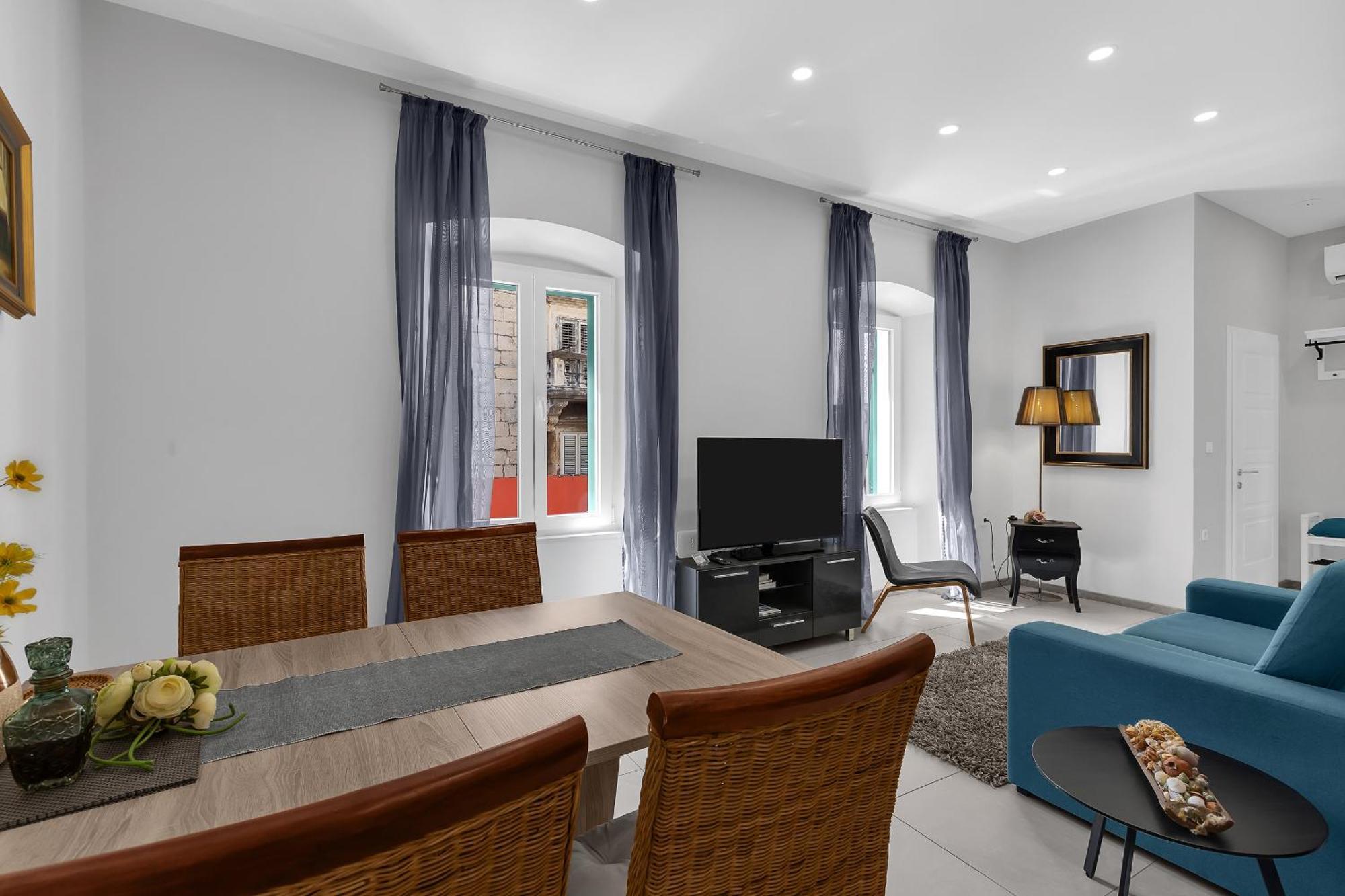 City Center Apartment Dvor Kalalarga Макарска Экстерьер фото