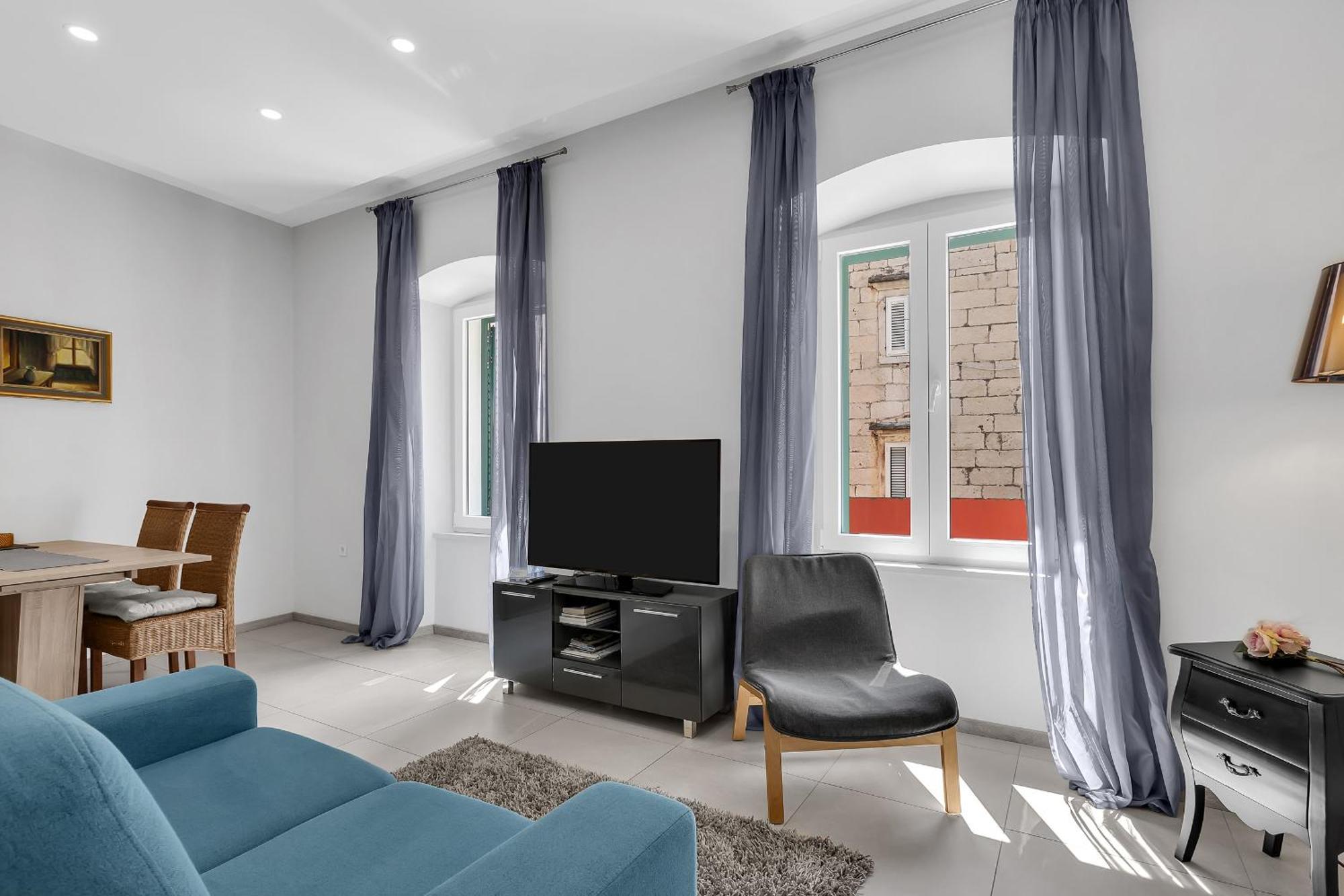 City Center Apartment Dvor Kalalarga Макарска Экстерьер фото